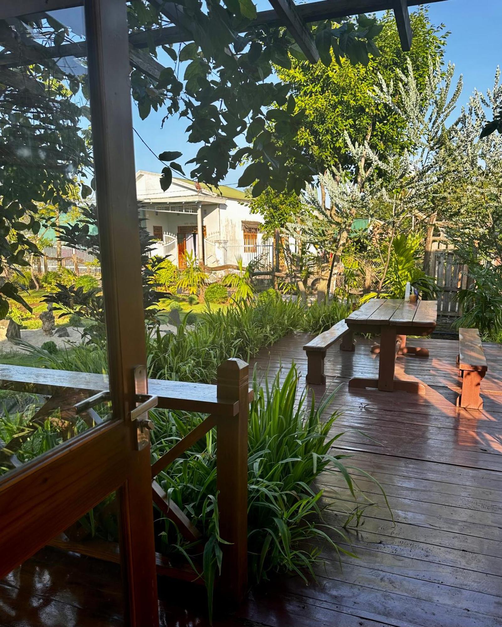Dugiang Homestay 부온마투옷 외부 사진